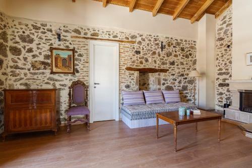 Roes Apartments - Avra