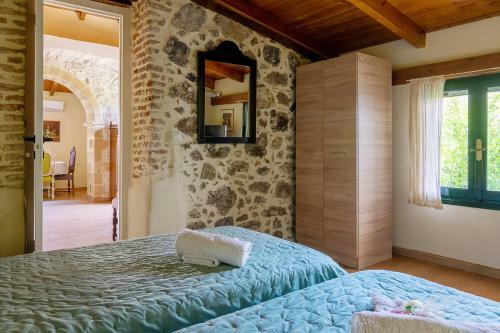 Roes Apartments - Avra