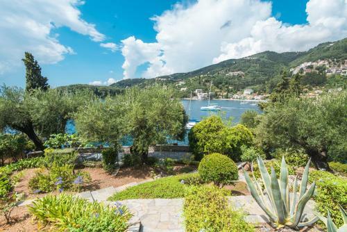 Kala.mia Charming Sea View Villa