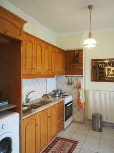 Sunny Apartment Near The Center