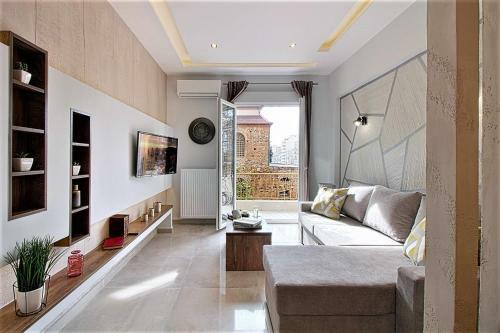 Metro Apartment