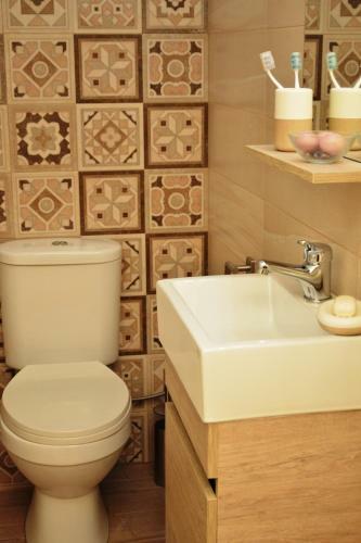 Apartamento Zennova #5 Antigonidon Square
