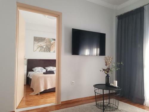 City Center Vibes Seaside Apartment