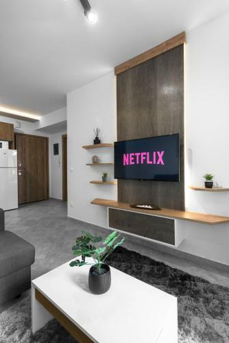 Adelle Apartments, The Luxury Suites