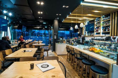 Blackhaus Apartments