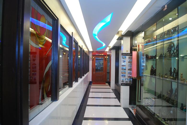 Hotel Breeze Residency