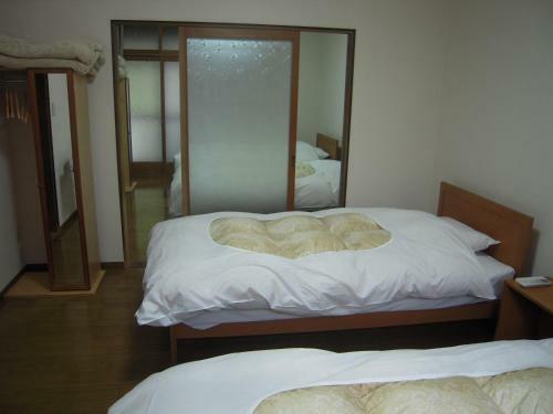 Hostal Nakaya B&B