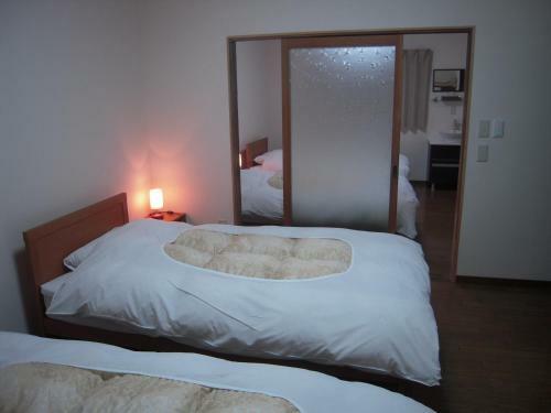 Hostal Nakaya B&B