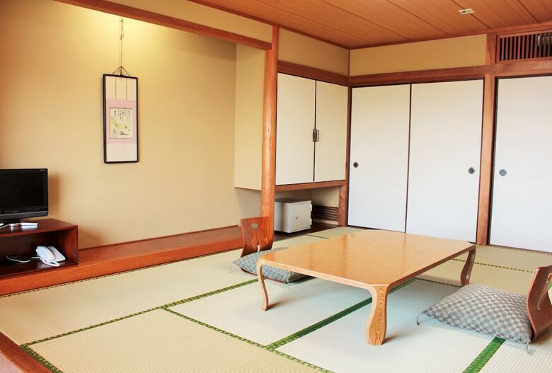 Miyajima Seaside Hotel