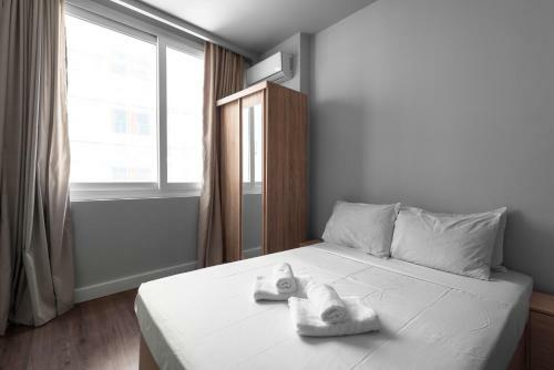 Upper Floor Central Apartment, The Luxury Suites
