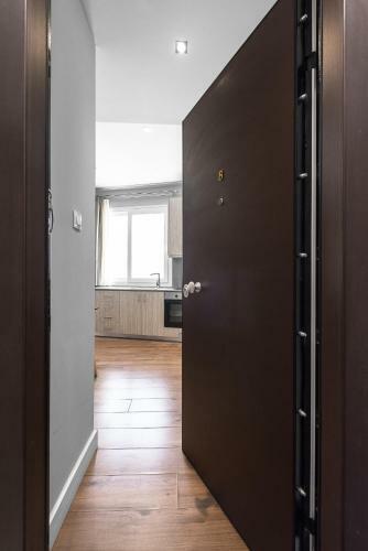 Upper Floor Central Apartment, The Luxury Suites