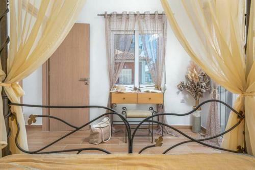 Dennis City Center Elegant Apartment (2)
