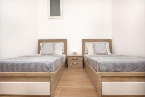 Dennis City Center Elegant Apartment (2)