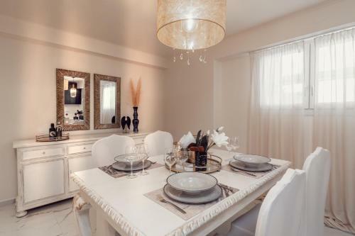 Maison Downtown Luxury Apartments!