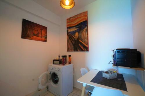 Lambros Seafront Apartments