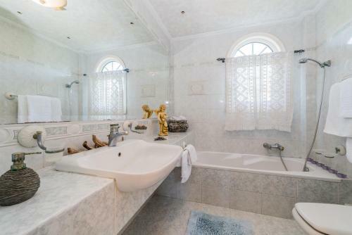 Rodami Luxury Villa