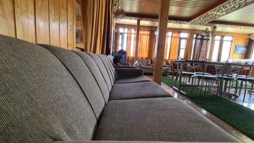 Hotel Seerat Residency