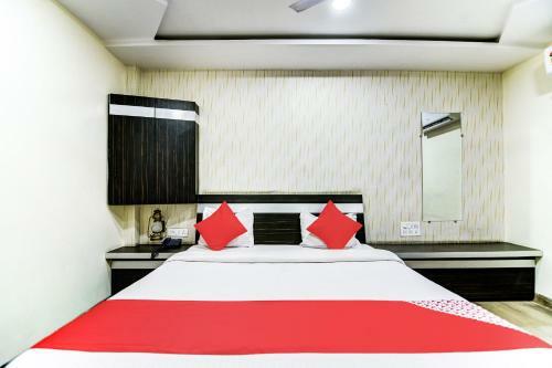 Oyo 39372 Hotel Royal Palace