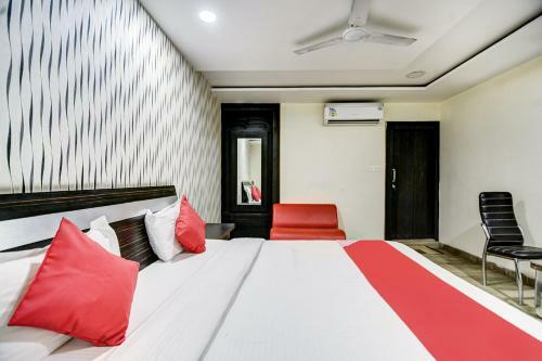 Oyo 39372 Hotel Royal Palace