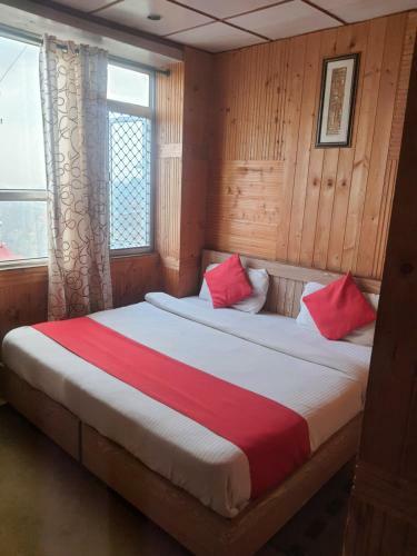 Hotel East End