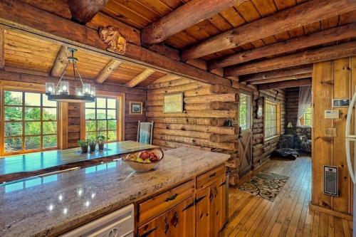 Above It All Luxury Mountain Log Cabin