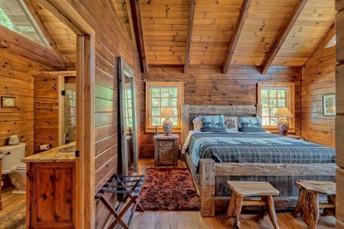 Above It All Luxury Mountain Log Cabin