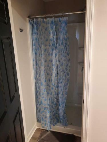 Quiet Marietta, Georgia Retreat, Centrally Located