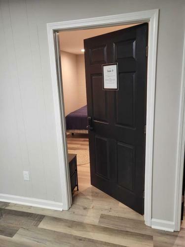 Quiet Marietta, Georgia Retreat, Centrally Located