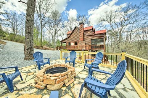 Lush, Pet-friendly Gem With Hot Tub And Fire Pit!