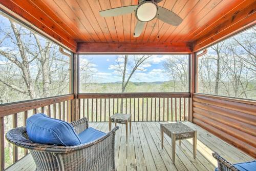 Lush, Pet-friendly Gem With Hot Tub And Fire Pit!