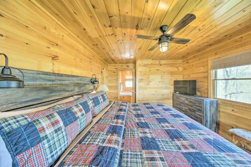 Lush, Pet-friendly Gem With Hot Tub And Fire Pit!