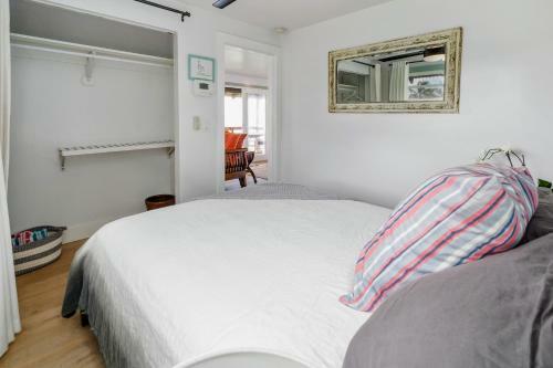 Hana Bay Oceanfront Manini Cottage Cottage