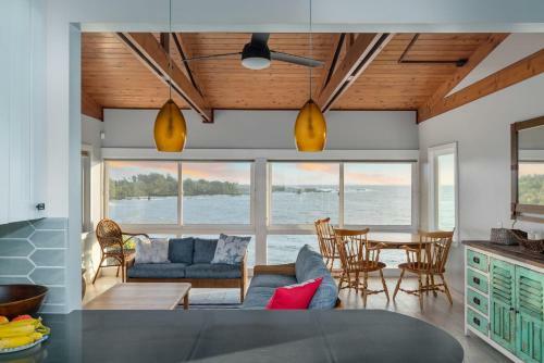Hana Bay Oceanfront Elua Cottage Cottage