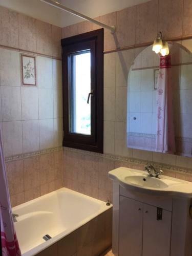 Luxury Beachfront Appartment In Attika