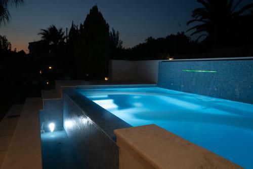 Luxury Heated Pool Villa