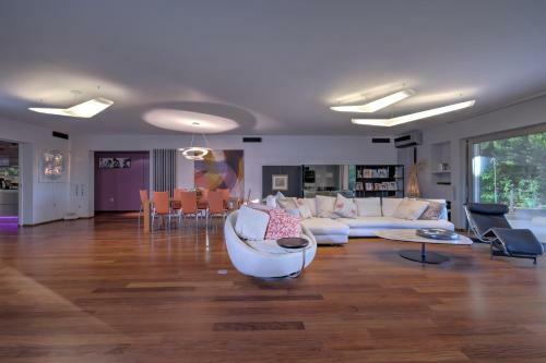 Luxurious Villa Philoxenia