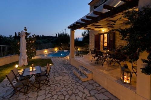 Parathalasso Villas