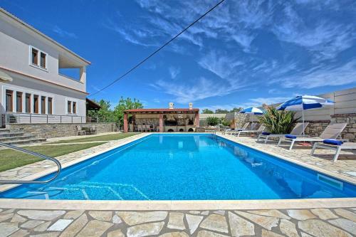 Acharavi Beach Villa