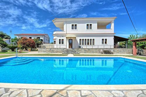 Acharavi Beach Villa