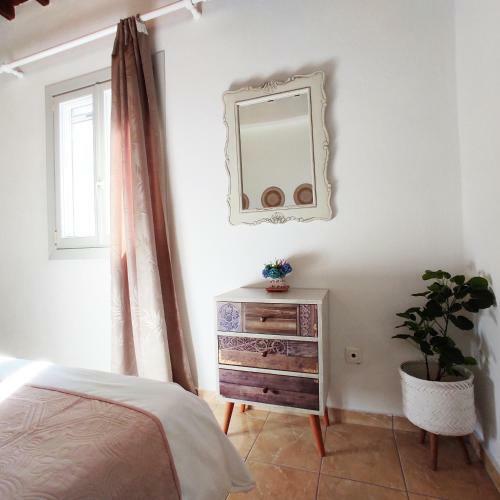 Avalon Cosy Apartments Emerald, Ivory With Shared Swimming Pool