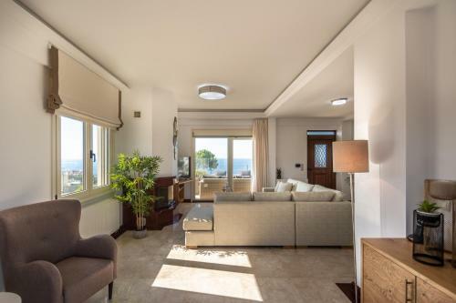 Aria Villa, A Seaview Serene Retreat