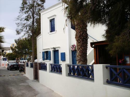 5bedroom Villa In Perissa Beach