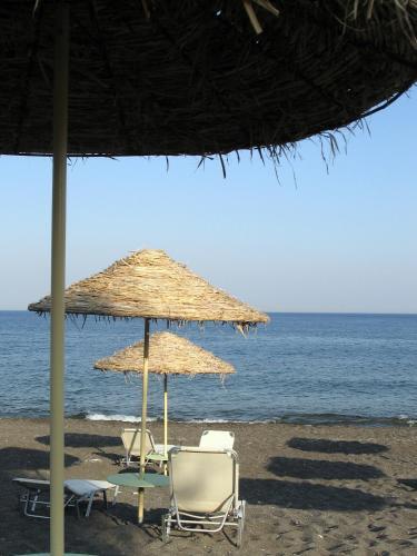 5bedroom Villa In Perissa Beach