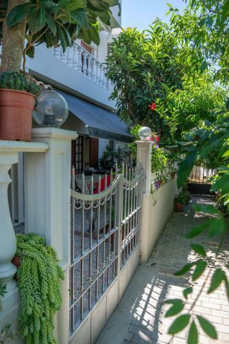 Marilyn Boutique Apartment Near Sandy Beach