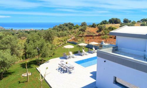 Moonlights Villas Heated Pool