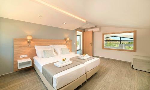 Moonlights Villas Heated Pool