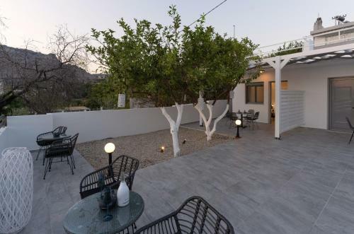 Bed & Breakfast Pounedes Luxury Suites