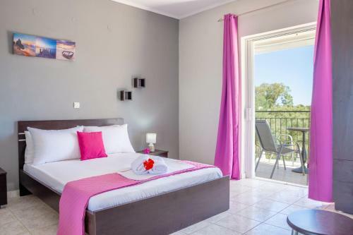 Brunswick Apartments - Pool & Beach