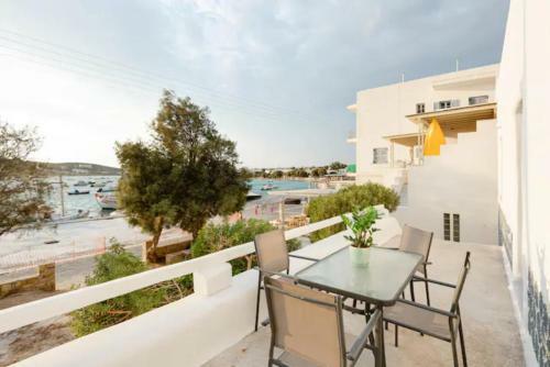 Marousso's Seafront House