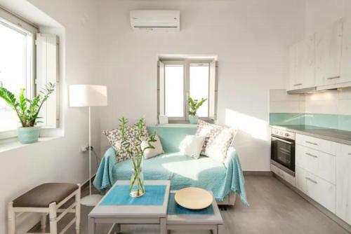Marousso's Seafront House